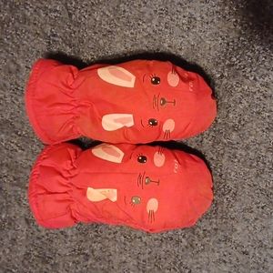 Pink snow mittens